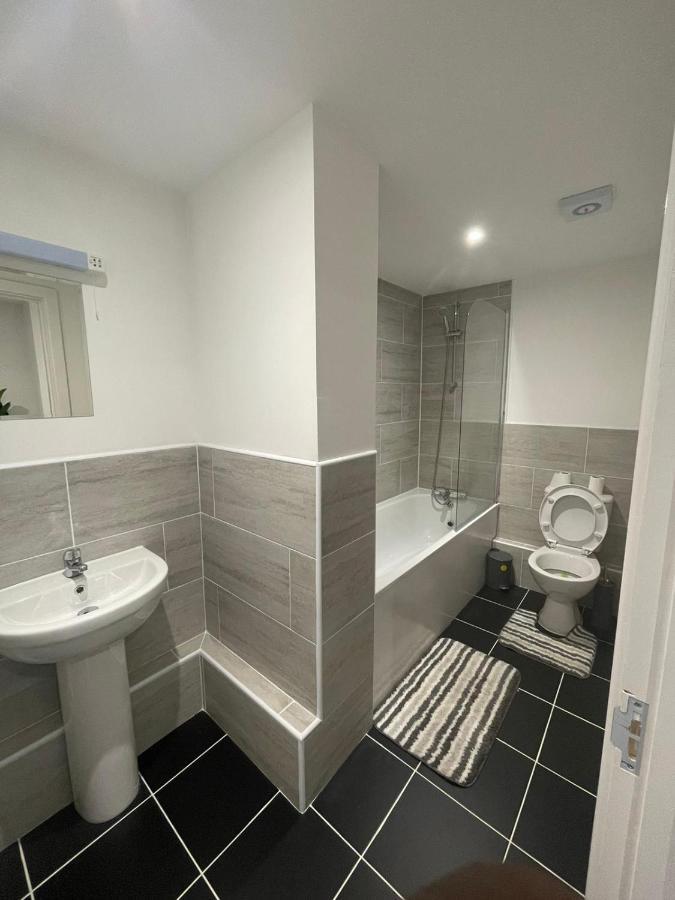 2 Bed Room Luxury Apartment In Old Kent Road ロンドン エクステリア 写真
